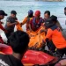 Santri terseret ombak