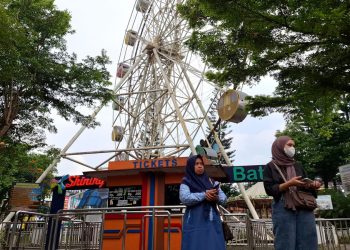 Bianglala alun-alun Kota Batu
