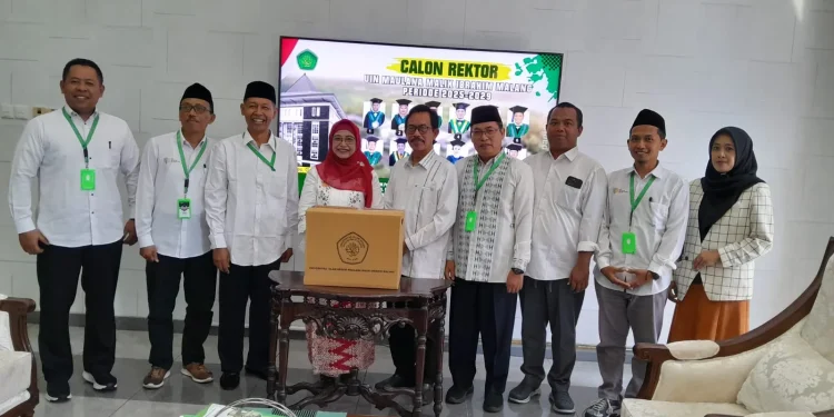 Tim Panjar Calon Rektor UIN Malang umumkan hasil verifikasi dan tetapkan 12 nama calon./Foto: Dok. UIN Malang
