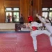 Atlet bertanding di Kejuaraan Taekwondo Seroja Cup 2025. Foto: Aisyah Nawangsari Putri