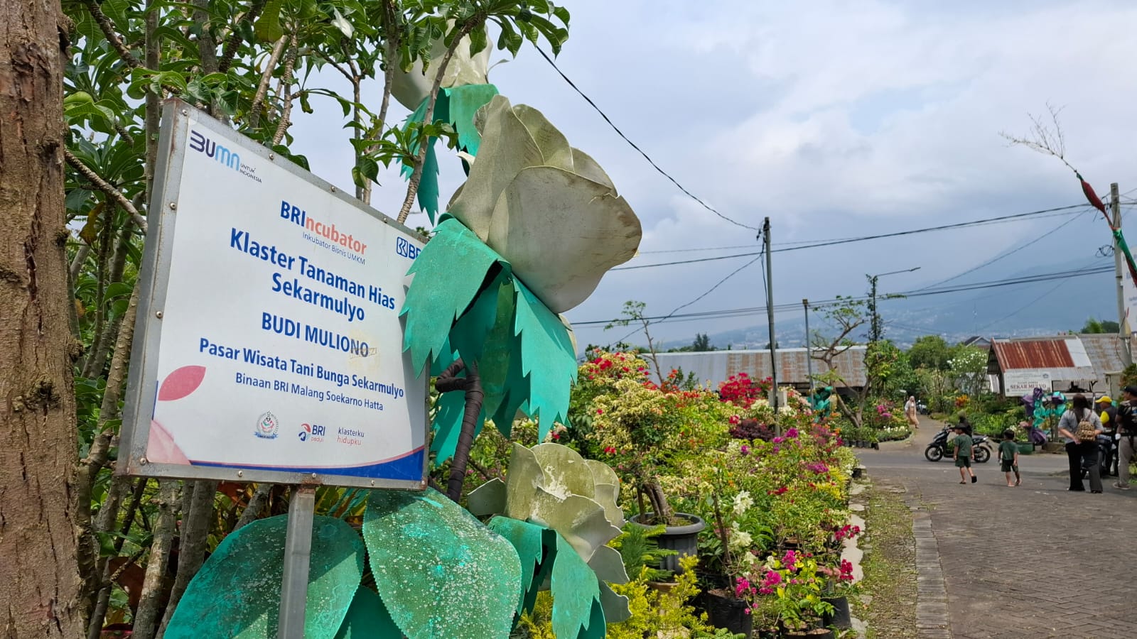 Bantuan papan nama 