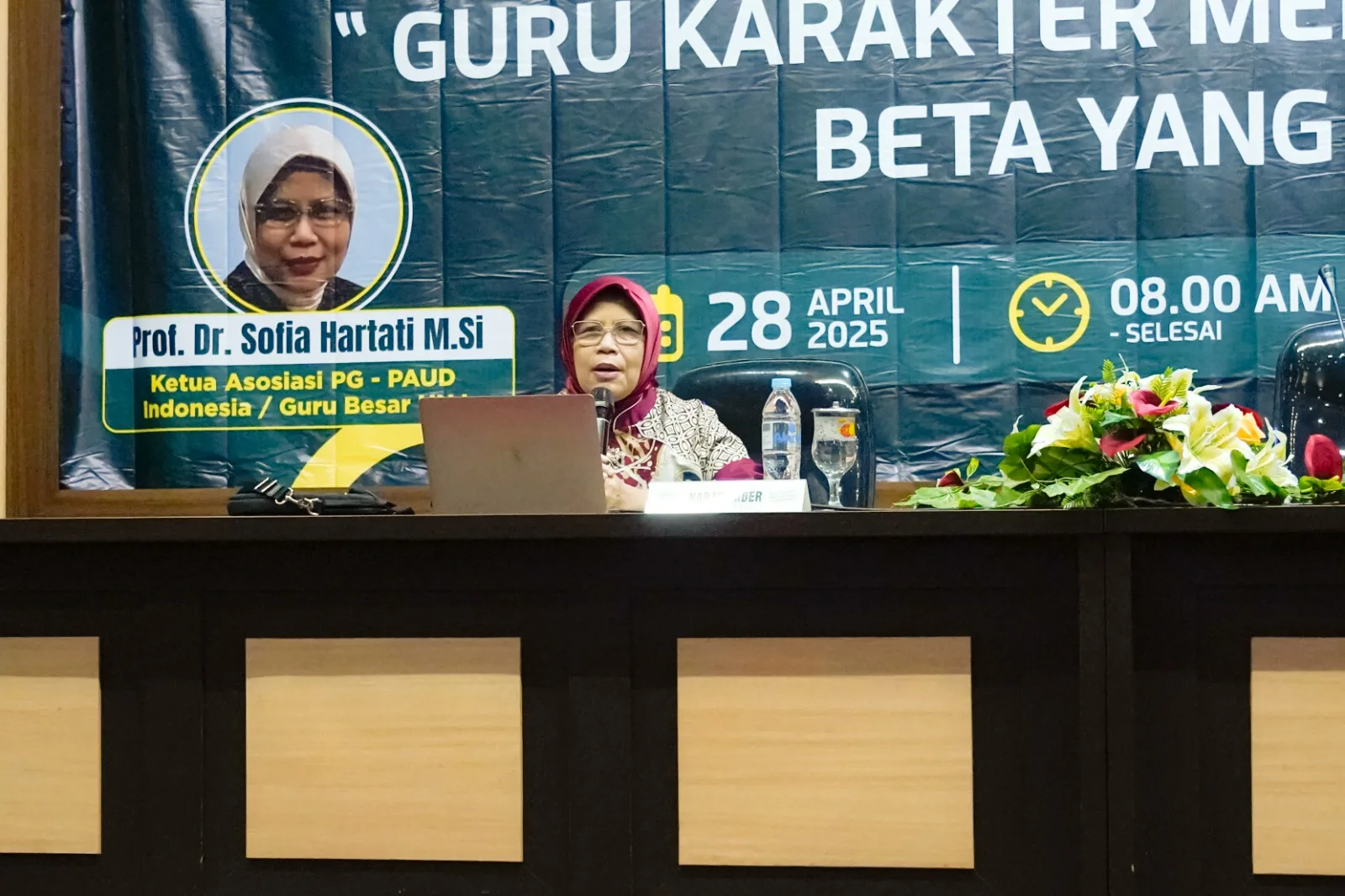 Pembicara seminar PG PAUD Unikama