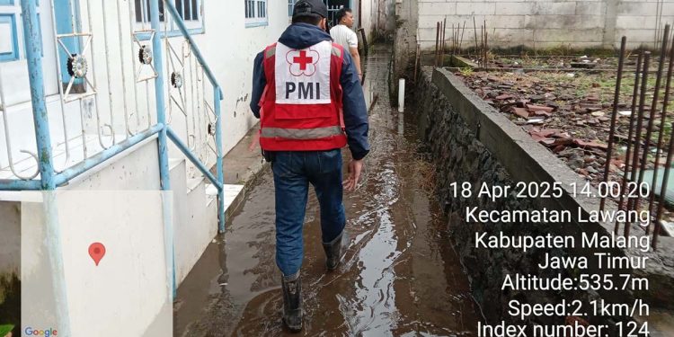 hujan lebat akibatkan banjir dan longsor di Lawang