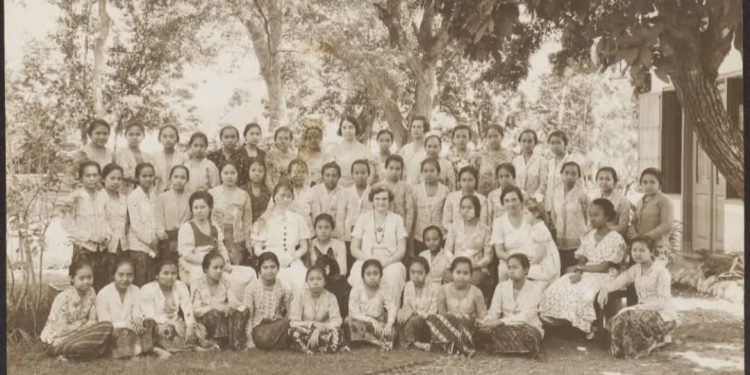 Tokoh perempuan RA Kartini