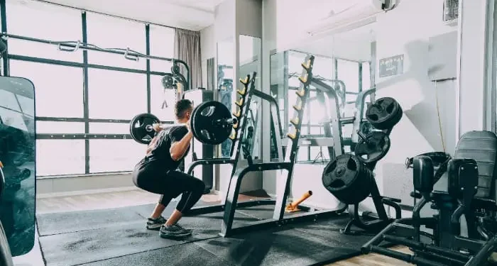 Rekomendasi tempat gym di Malang yang dapat dijadikan referensi menjaga kebugaran tubuh. /Foto: Unsplash.com/Sam Moghadam