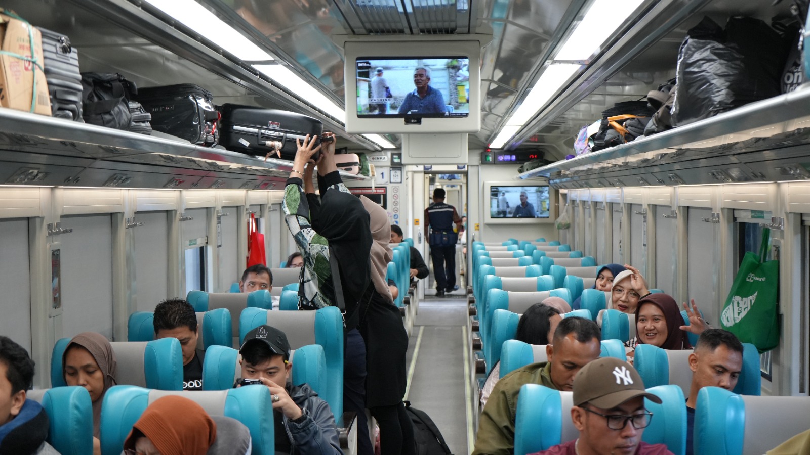 Fitur Female Seat Map mudahkan penumpang perempuan memilih tempat duduk bersebelahan dengan penumpang perempuan lainnya./Foto: Dok. PT KAI