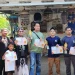 Pemrakarsa event Lomba Perkutut Galatama, Mulyono Rekso (nomor dua dari kiri) berpose bersama peserta yang hadir di Desa Wedarijaksa, Kabupaten Pati, Jawa Tengah. /Foto: Dok. Istimewa.