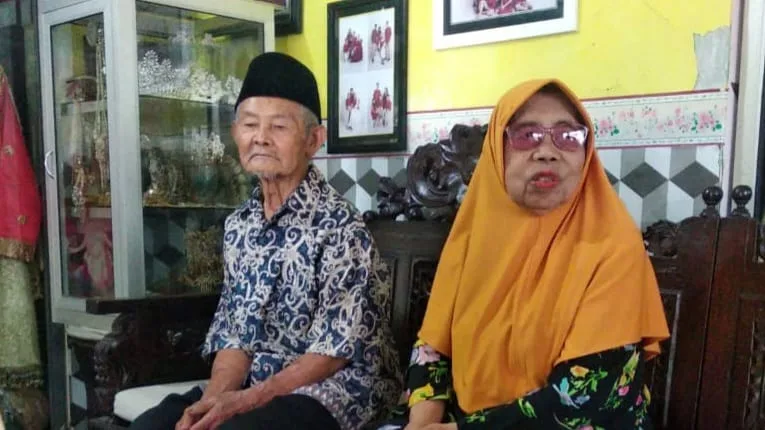 Pak Said bersama istri. Foto: Azmy