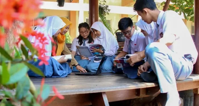 Daftar SMA favorit di Kota Malang yang dapat menjadi referensi SPMB 2025. /Foto: Unsplash.com/ Ed Us