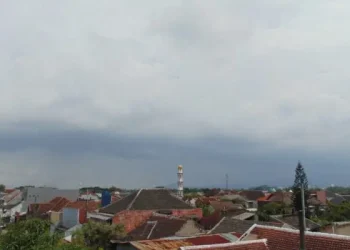 Prakiraan cuaca Malang untuk Rabu, 21 Mei 2025, cerah berawan dan potensi hujan di sore hari. /Foto: Tugumalang.id/Bagus Rachmad Saputra