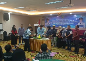 Wahyu Hidayat saat menghadiri acara kebersamaan antara PLN UP3 Malang dengan para buruh. Foto/dok 