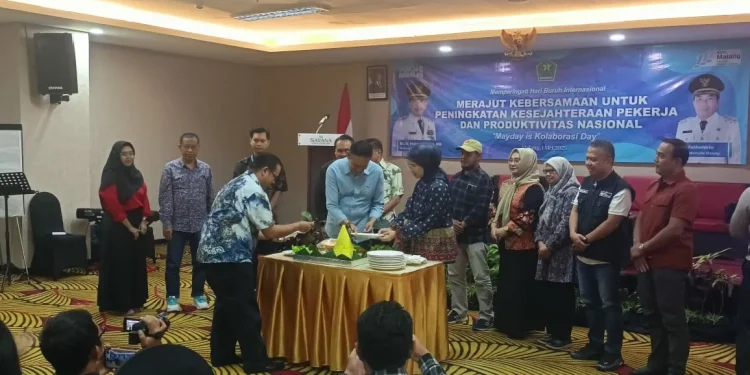 Wahyu Hidayat saat menghadiri acara kebersamaan antara PLN UP3 Malang dengan para buruh. Foto/dok 