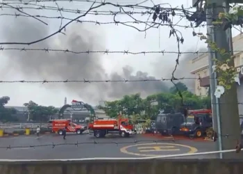 Api melahap habis salah satu wahana di Museum Angkut Jatim Park. Foto: Damkar Kota Batu