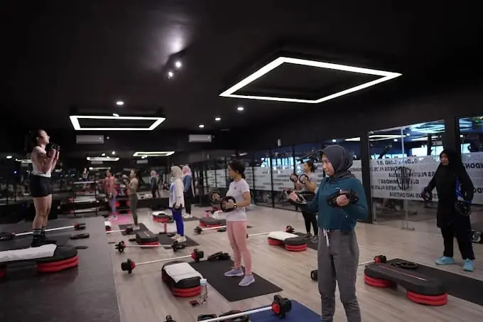 Latihan kebugaran di Fitness Plus Dinoyo Malang./Foto: Dok. Fitness Plus Dinoyo Malang.
