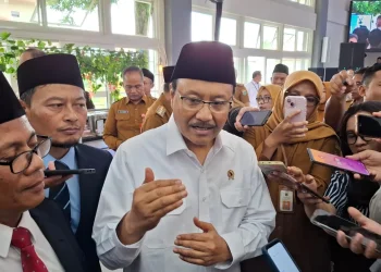 Mensos Gus Ipul saat berkunjung ke LPI Al Hikmah Kota Batu. Foto: Azmy