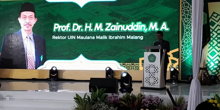 Rektor UIN Malang, Prof. Dr. HM. Zainuddin, MA memberikan sambutan di acara peresmian Gedung Arrahim Kampus 3 yang bertaraf internasional./Foto: Tugumalang.id/Bagus Rachmad Saputra