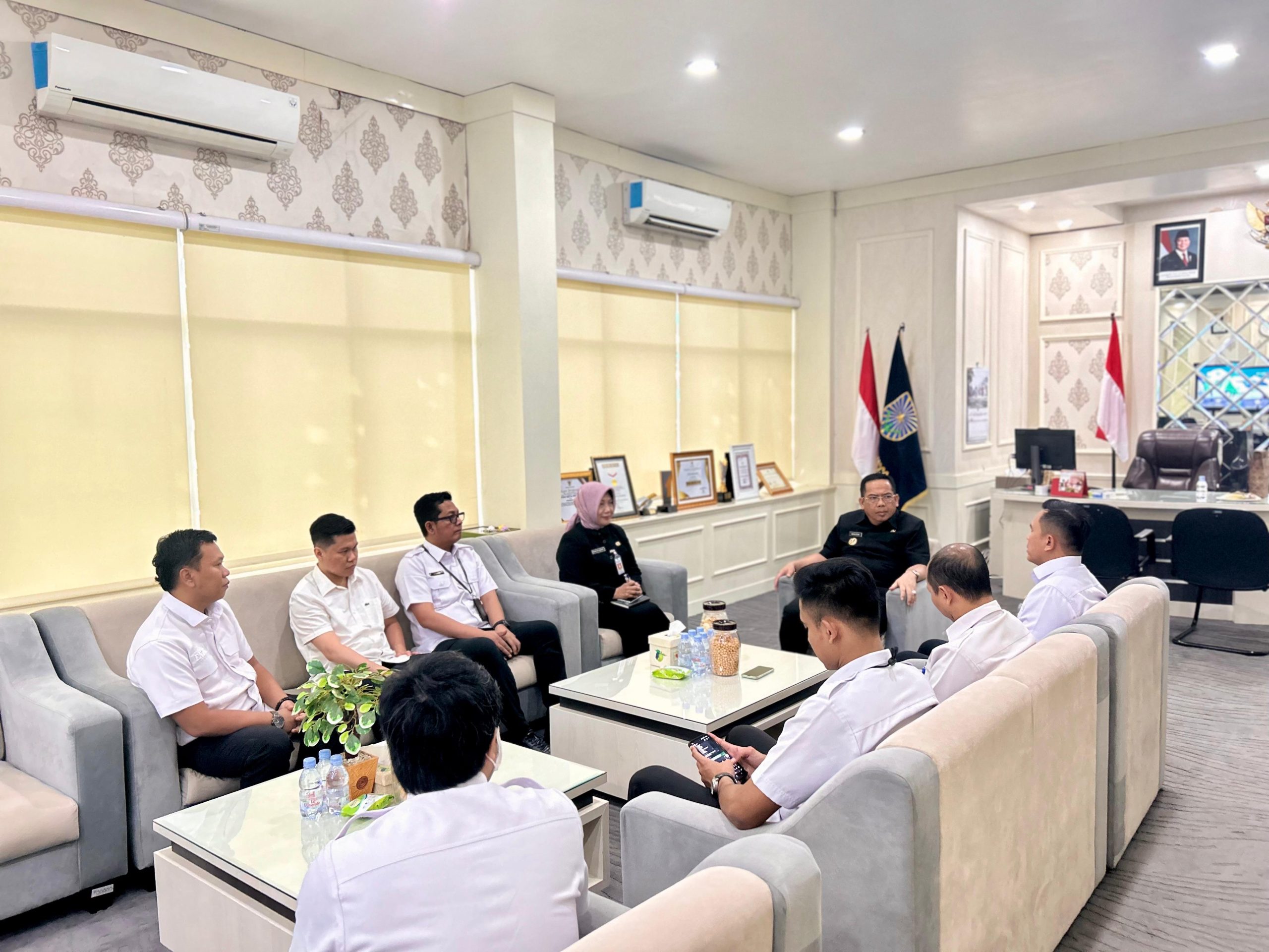 Audiensi Kepala Kantor Imigrasi Kelas I TPI Malang, Anggoro Widjanarko, bersama Wali Kota Probolinggo, dr. Aminuddin. Foto/dok