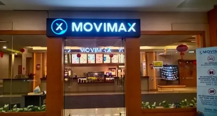Jadwal film yang tayang di Movimax Dinoyo hari Jumat 9 Mei 2025. /Foto: Google Review Movimax Dinoyo/Muhammad Fahmi Rabbani