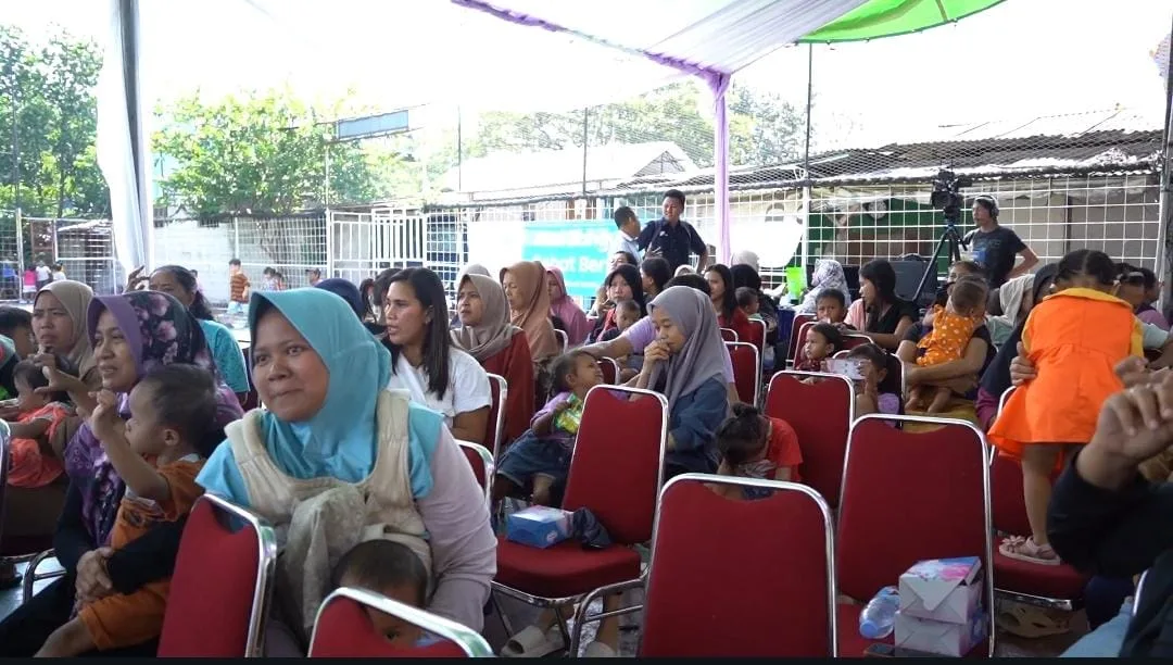 Ibu-ibu di Cengkareng menyimak edukasi gizi seimbang dari TBIG. Foto: dok. TBIG