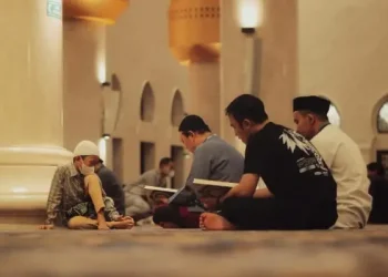 Puasa Arafah salah satu puasa sunnah di bulan Dzulhijjah yang diyakini memiliki keutamaan luar biasa. /Foto: Unsplash.com/Naufal Fawwaz Assalam