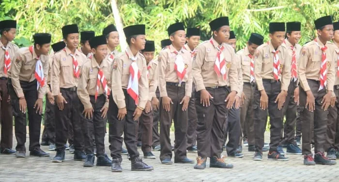 Informasi lengkap jadwal dan jalur pendaftaran SPMB SMP Kota Malang tahun ajaran 2025/2026. /Foto: Unsplash.com/Mufid Majnun
