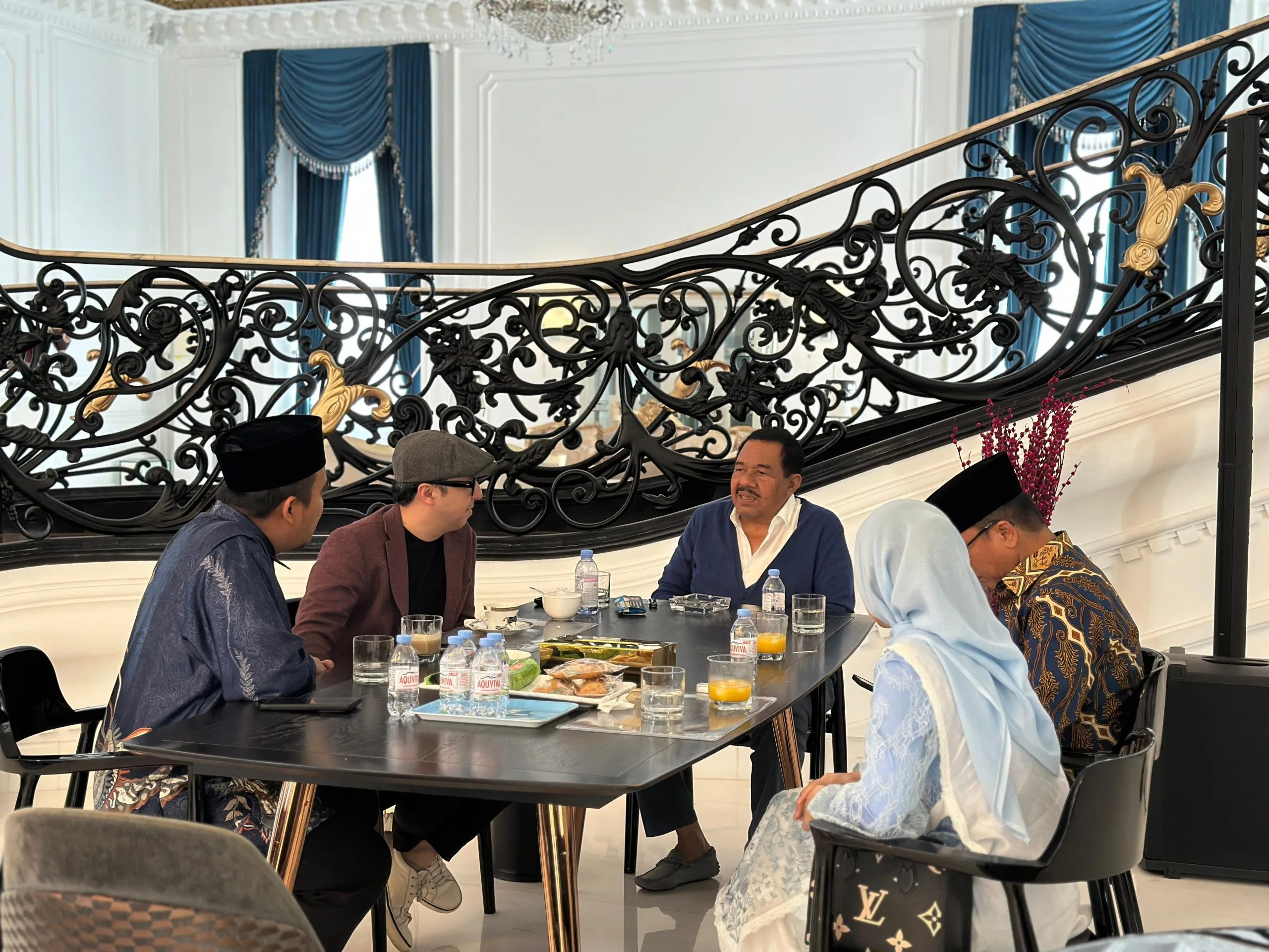 Anggota DPRD Kota Malang makan bersama Menteri Desa
