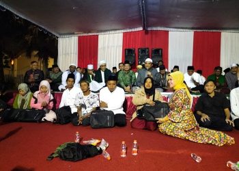 Penyandang disabilitas di Kabupaten Malang menerima laptop dari CSR PT Bentoel. Foto: Pemkab Malang