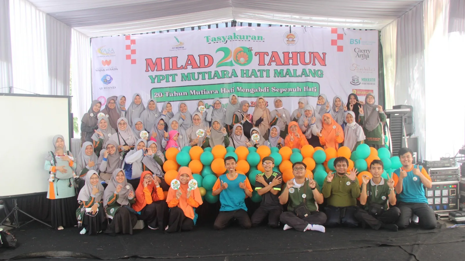 Acara tasyakuran dalam rangka memperingati milad ke-20 YPIT Mutiara Hati Malang. Foto/dok