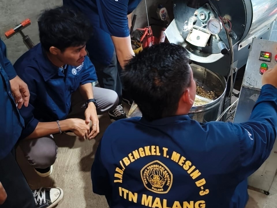 Praktik Teknik mesin D-3 ITN Malang