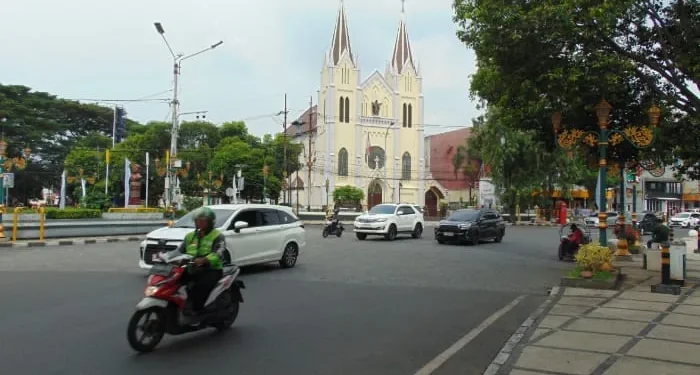 Prakiraan cuaca Malang hari Jumat 9 Mei 2025, berawan dan berpotensi hujan ringan. /Foto: Tugumalang.id/Bagus Rachmad Saputra