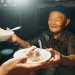 Pak Said, penjual es campur legendaris di Kota Batu akhirnya berangkat haji dari menabung hasil jualan sejak 30 tahun. Foto: Azmy