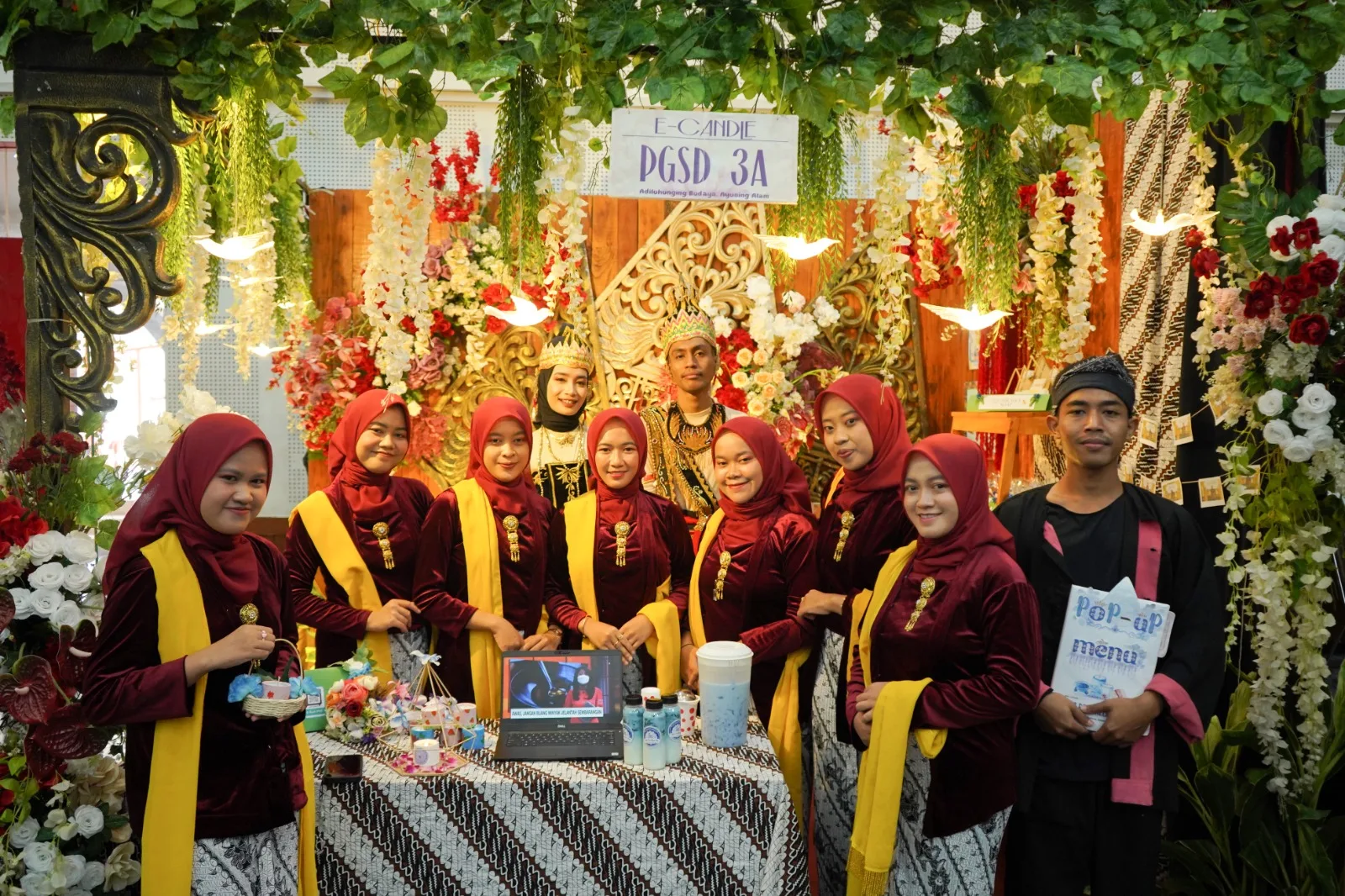 Stand pameran kreativitas dan inovasi mahasiswa PPG Unikama./Foto: Dok. Unikama.