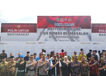 Wali Kota Malang, Wahyu Hidayat memimpin deklarasi anti oremanisme dan ormas bermasalah. (Foto/M Sholeh)