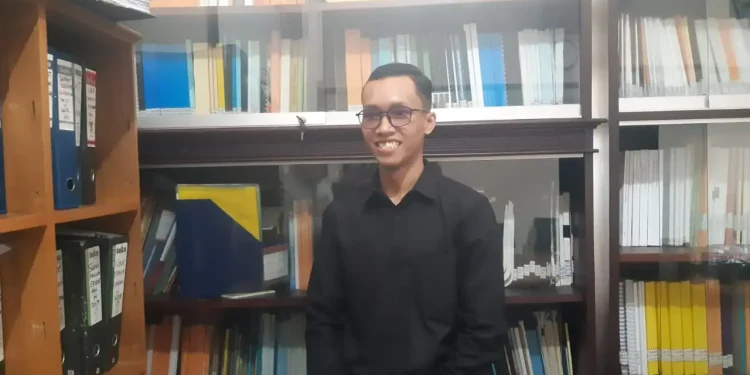 Diva Cahyo Pradana, mahasiswa Fakuktas Peternakan Unikama yang menjadi lulusan terbaik Unikama. (Foto/M Sholeh)