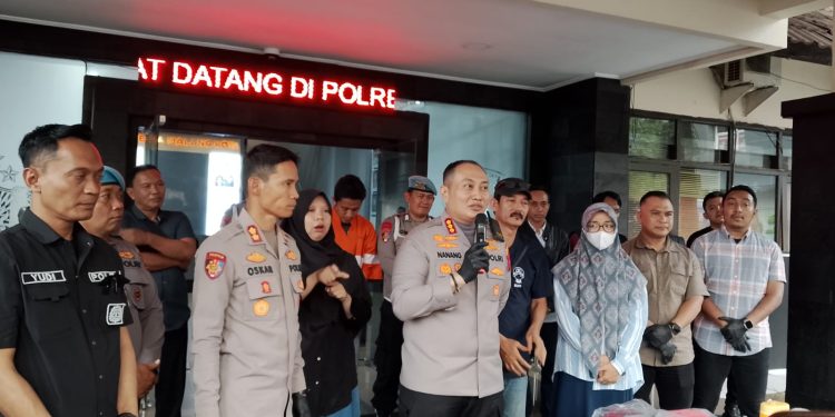 Polresta Malang Kota merilis kasus penculikan anak yang meminta tebusan Rp150 juta. (Foto/M Sholeh)