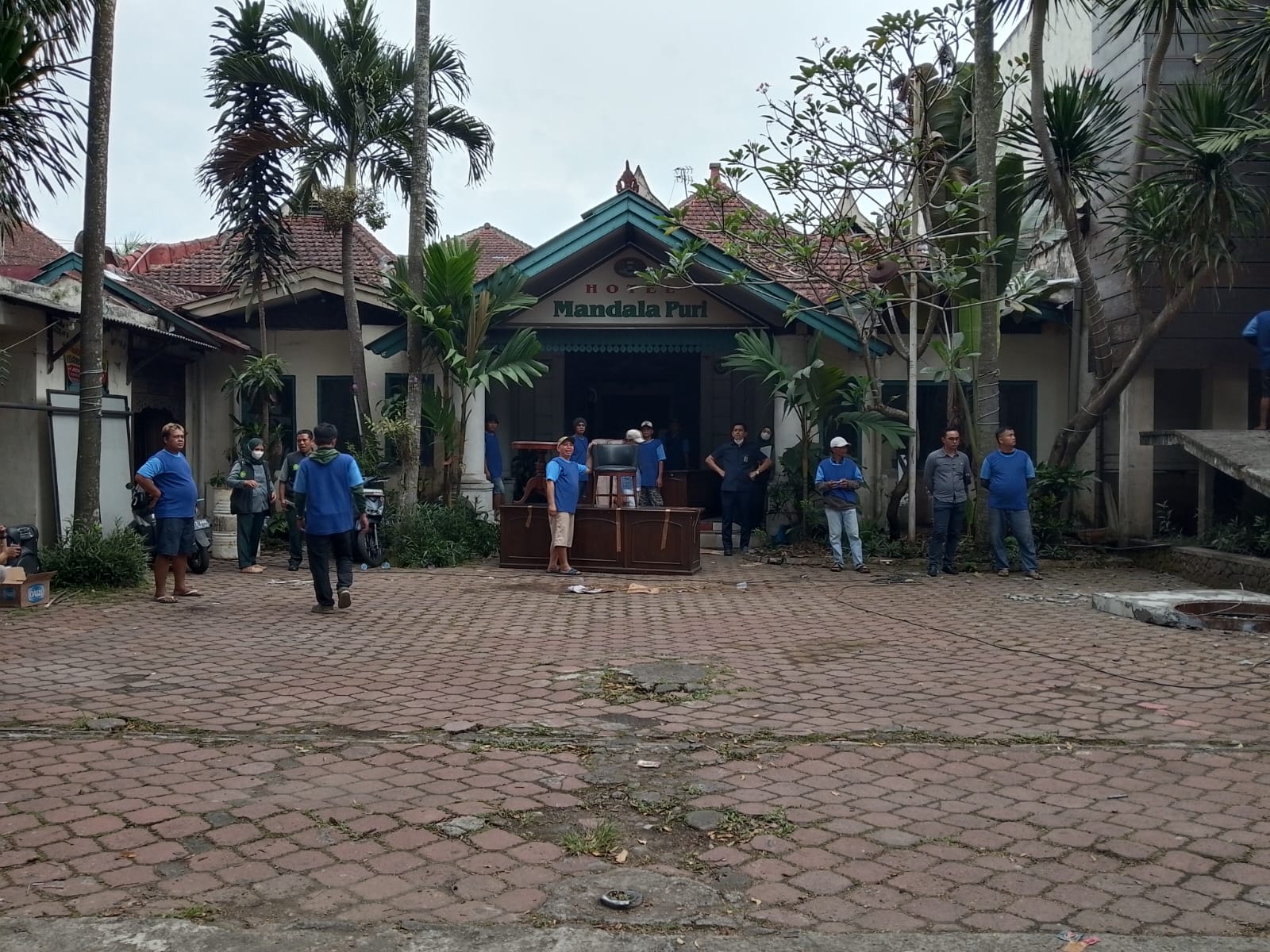Proses eksekusi pengosongan Hotel Mandala Puri Kota Malang
