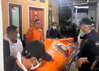 JEnazah buruh tani ditemukan membusuk di rumahnya.