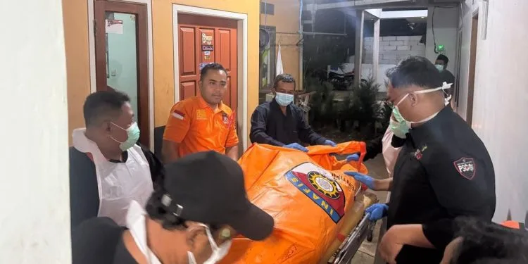 JEnazah buruh tani ditemukan membusuk di rumahnya.