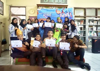 Suasana mahasiswa PPG Unisma hadirkan program RISE di SMPN 5 Malang. Foto: Dok.
