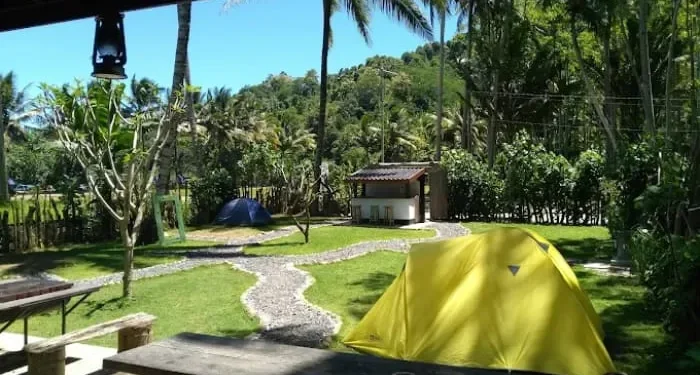 Rekomendasi pantai di Malang yang menyediakan camping ground./Foto: Google Review Pantai Wedi Awu/Toto Froto