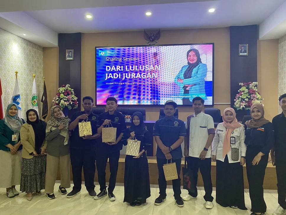 Para peserta acara pelatihan bisnis digital di SMK Negeri 12 Malang. Foto/dok