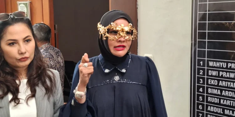 Selebgram Doktif hadiri sidang Isa Zega. Foto: Aisyah Nawangsari Putri