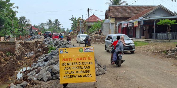 Pelebaran Jalan Gondanglegi-balekambang