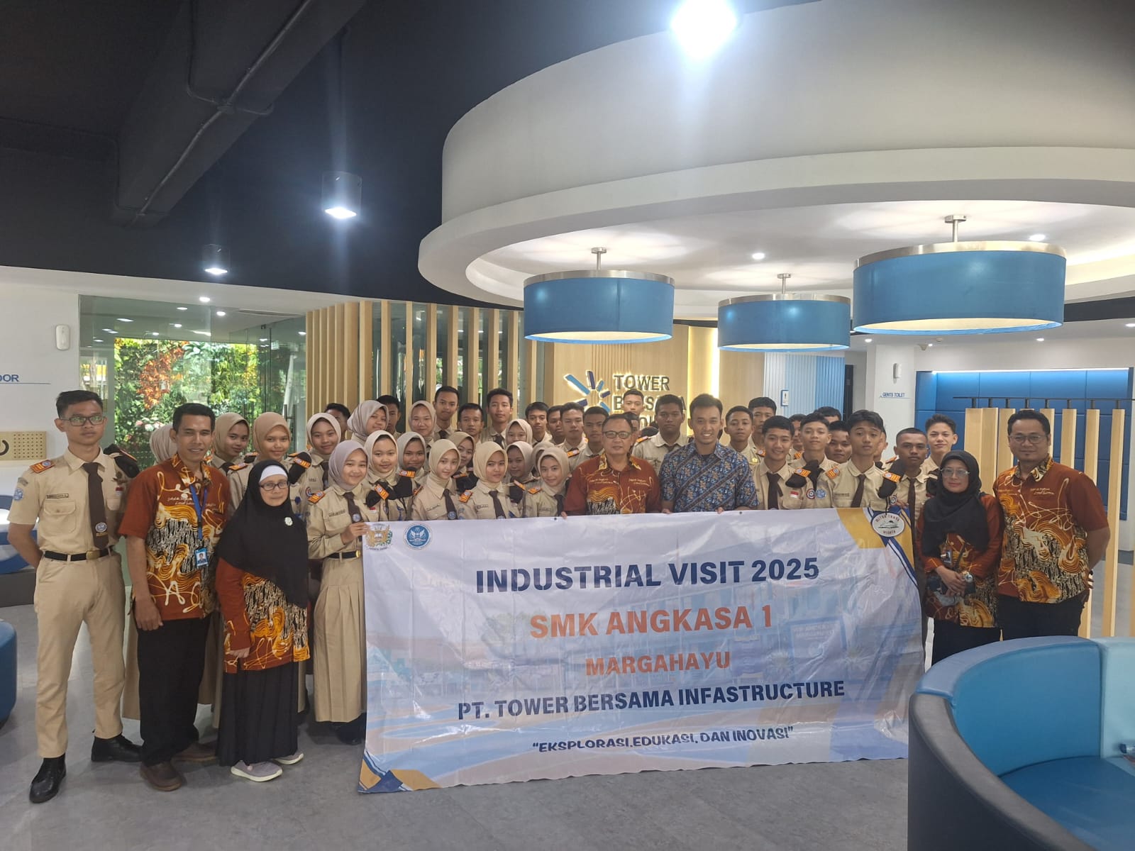 Kunjungan industri ke TBIG