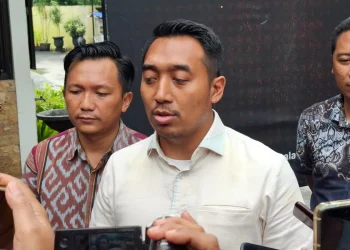 Kasus pelemparan batu bus persik kediri