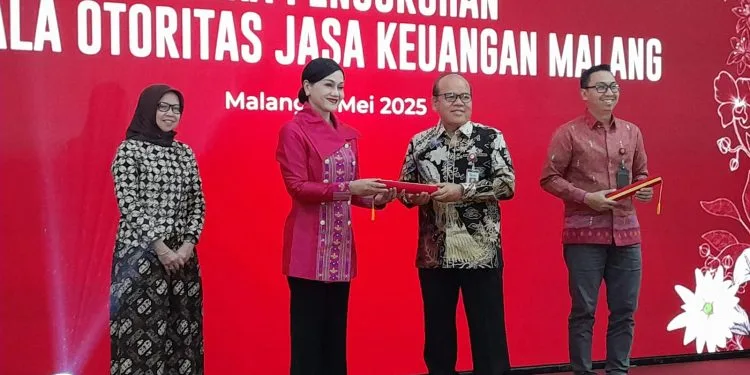 Pelantikan Kepala OJK Malang