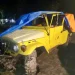 Mobil terjun ke jurang