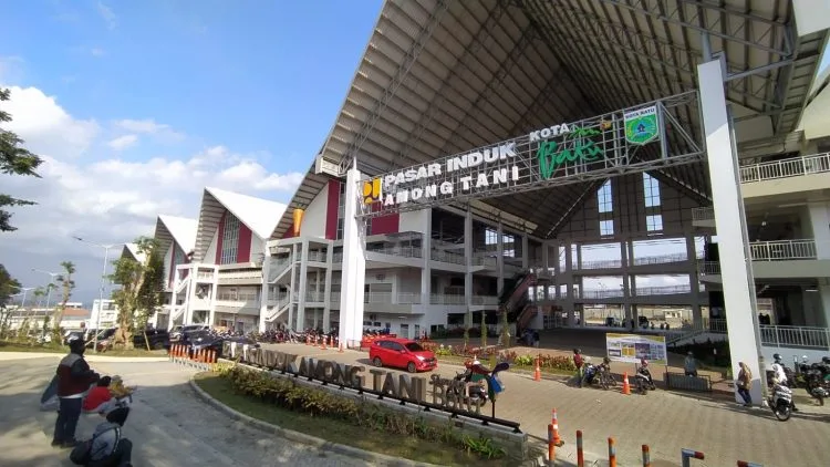 Pasar Induk Among Tani.