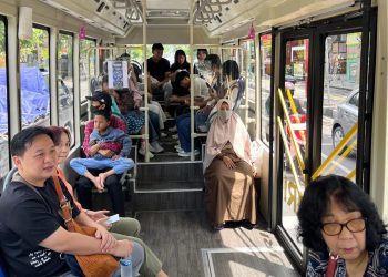 Shuttle bus wisata