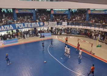 Laga final putra Porprov Jatim 2025 antara Kota Malang vs Surabaya. (Foto/M Sholeh)